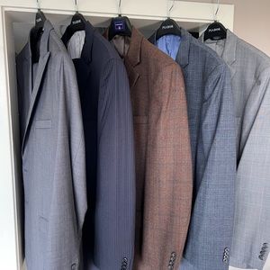 44L Tailored Fit - Men’s Suit (x4) and Sport Coat (1x) CLEARANCE BUNDLE